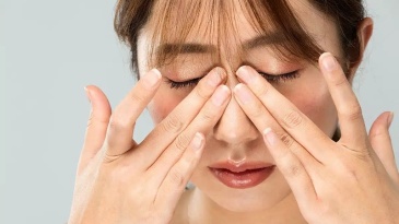 Xoa bóp bấm huyệt điều trị giảm khứu giác